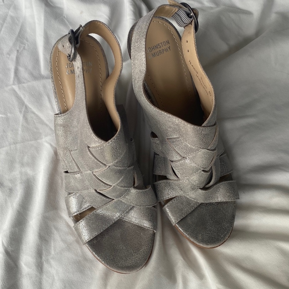 Cute summer wedges. Johnston and Murphy